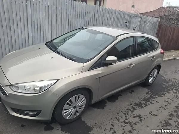 Bej Utilizat 2017 Ford Focus Hatchback | 7.500 EUR (Preț OK) - Imagine 1/4