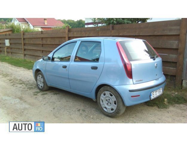 Second-hand Fiat Punto 75 CP (55 kW) 2006 Albastru Hatchback