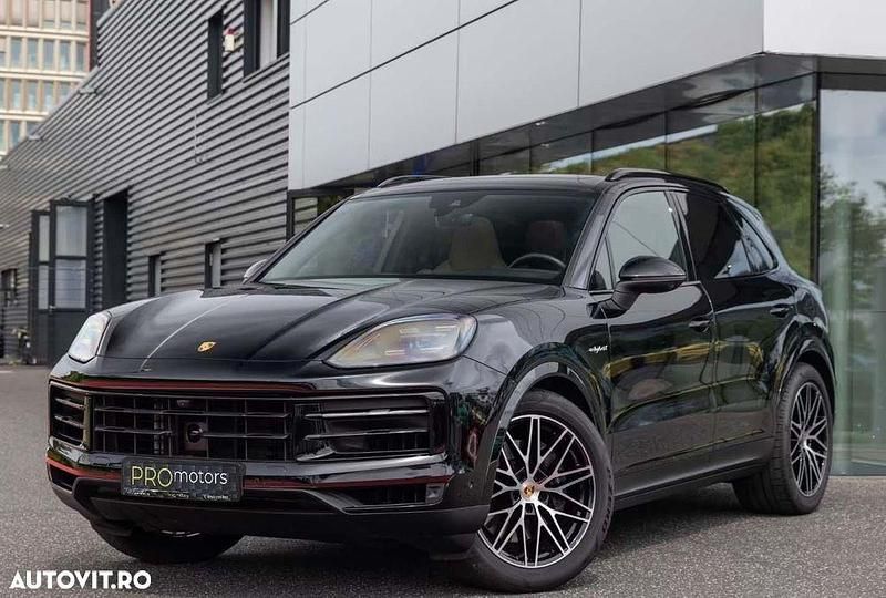 Culoarenegru Utilizat 2024 Porsche Cayenne SUV | 102.990 EUR (Scump) - Imagine 1/4