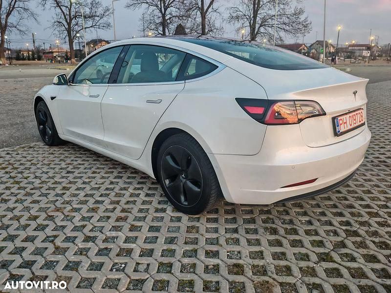 Second-hand Tesla Model 3 239 kW (325 CP) 2020 Culoarealb Berlinǎ
