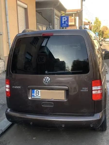 Culoaremaro Utilizat 2011 VW Caddy Monovolum | 6.000 EUR (Puțin scump) - Imagine 1/4