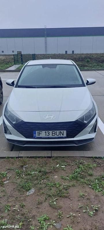 Culoarealb Utilizat 2024 Hyundai i20 Hatchback | 14.800 EUR (Preț bun) - Imagine 1/4