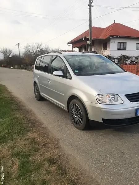Utilizat 2007 VW Touran Monovolum | 1.700 EUR (Super Preț) - Imagine 1/4