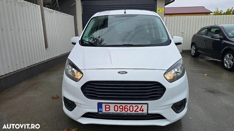 Culoarealb Utilizat 2021 Ford Tourneo Courier Ambiente Monovolum | 7.490 EUR (Preț bun) - Imagine 1/4