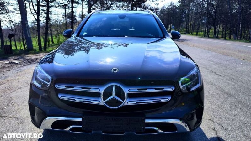 Negru Utilizat 2020 Mercedes GLC220 SUV | 32.500 EUR (Preț bun) - Imagine 1/4