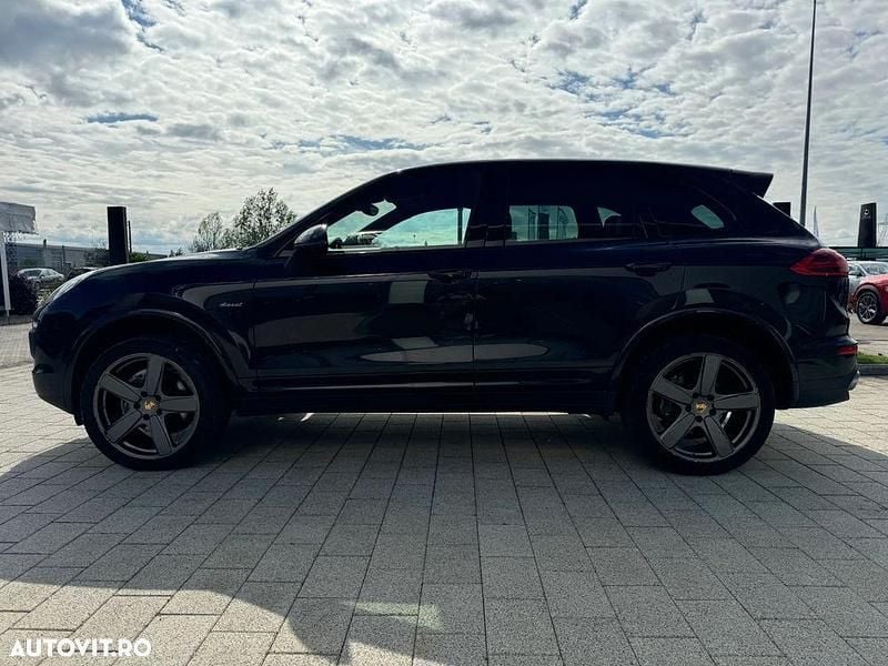 Second-hand Porsche Cayenne 262 CP (192 kW) 2017 Culoarenegru SUV