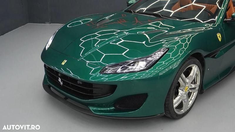 Second-hand Ferrari Portofino 599 CP (440 kW) 2022 Culoareverde Cabrio