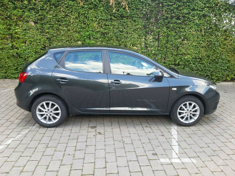 Gri Utilizat 2011 Seat Ibiza Hatchback | 3.600 EUR (Preț OK) - Imagine 1/4