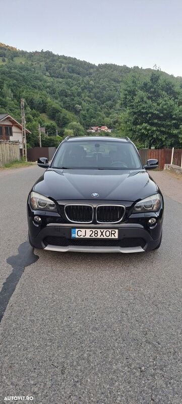 Negru Utilizat 2011 BMW X1 SUV | 7.390 EUR (Super Preț) - Imagine 1/4