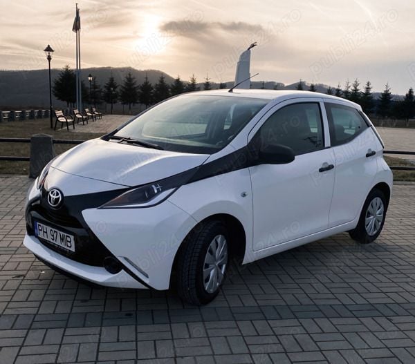 Alb Utilizat 2017 Toyota Aygo Hatchback | 5.999 EUR (Preț OK) - Imagine 1/4