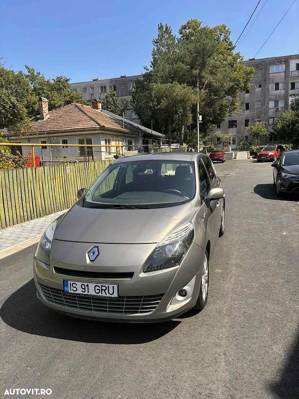 Culoaregalbeuriu Utilizat 2011 Renault Scénic III Dynamique Monovolum | 3.400 EUR (Super Preț) - Imagine 1/4