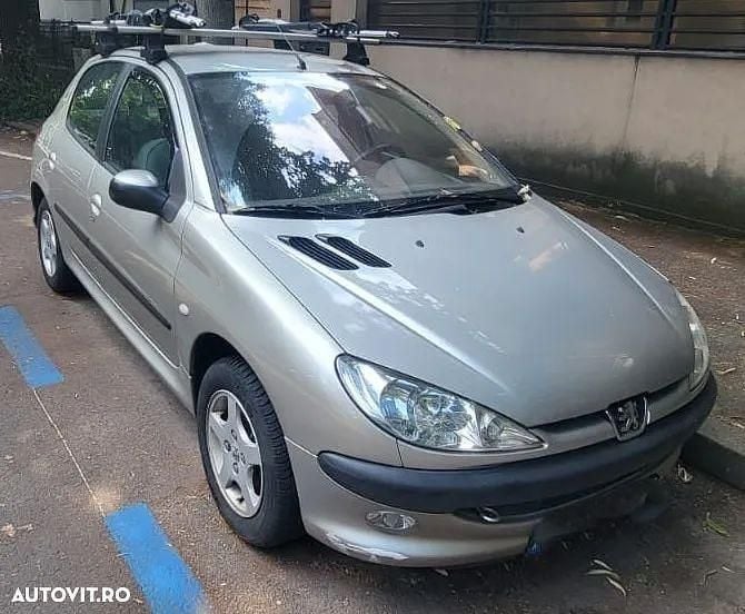 Culoaregri Utilizat 2004 Peugeot 206 Hatchback | 2.000 EUR (Preț OK) - Imagine 1/4