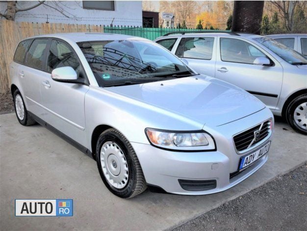 Second-hand Volvo V50 109 CP (80 kW) 2010 Gri Break
