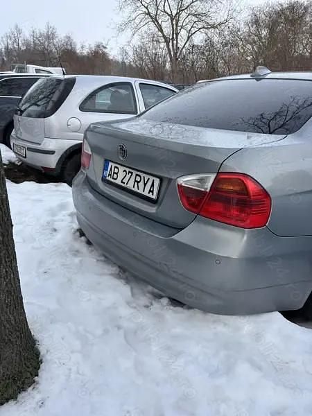 Second-hand BMW 320 163 CP (119 kW) 2005 Berlinǎ