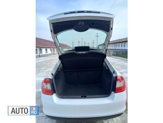 Second-hand Skoda Rapid 105 CP (77 kW) 2014 Berlinǎ