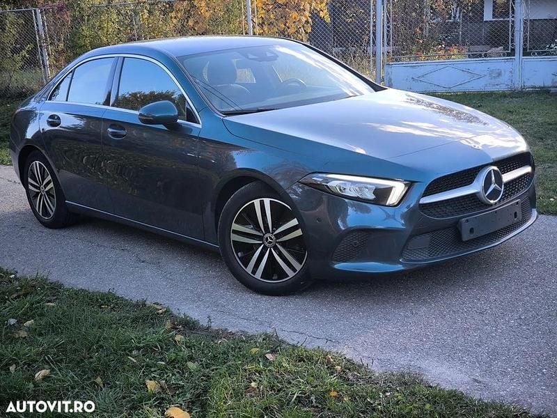 Culoarealbastru Utilizat 2020 Mercedes A180 Progressive Berlinǎ | 18.500 EUR - Imagine 1/4