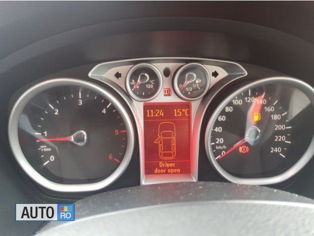 Albastru Utilizat 2010 Ford Focus Titanium Break | 3.900 EUR - Imagine 1/4