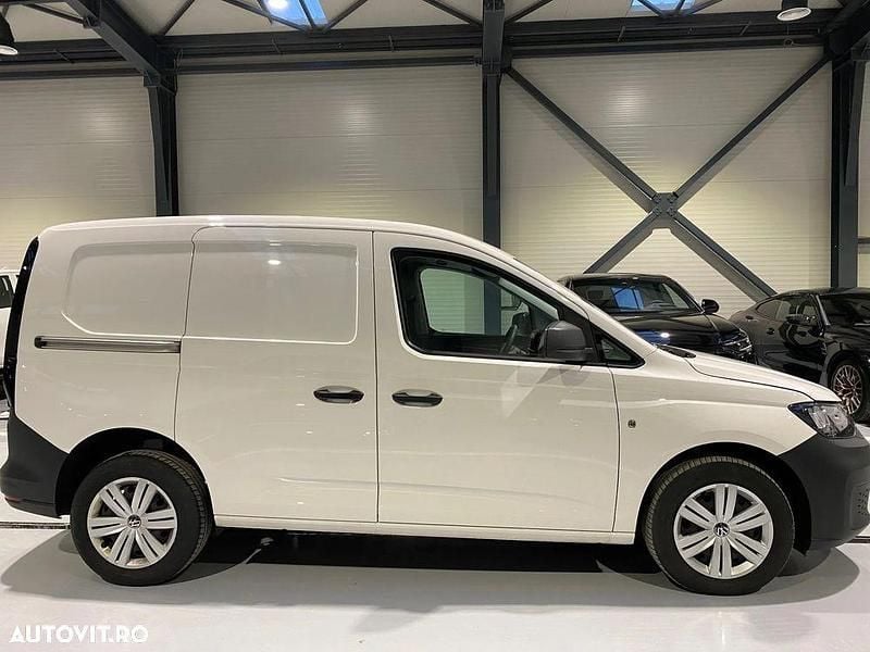 Second-hand VW Caddy 102 CP (75 kW) 2024 Alb Monovolum