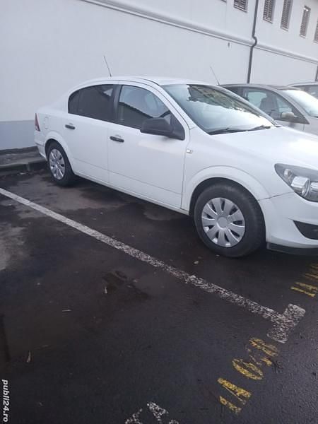 Utilizat 2011 Opel Astra Berlinǎ | 2.400 EUR (Super Preț) - Imagine 1/4