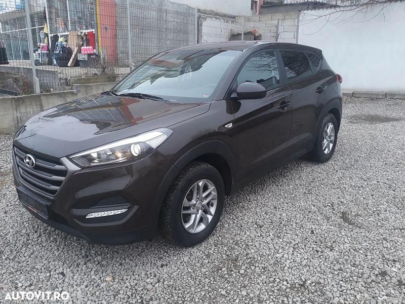 Second-hand Hyundai Tucson Style 132 CP (97 kW) 2017 Culoaremaro SUV