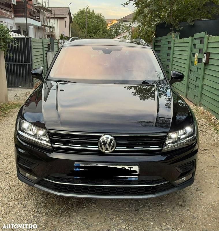 Culoarenegru Utilizat 2020 VW Tiguan Highline SUV | 27.500 EUR (Preț OK) - Imagine 1/4