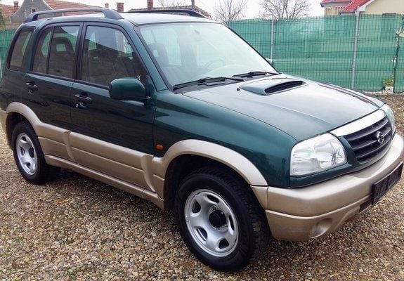 Second-hand Suzuki Grand Vitara 109 CP (80 kW) 2003 Verde metalizat SUV