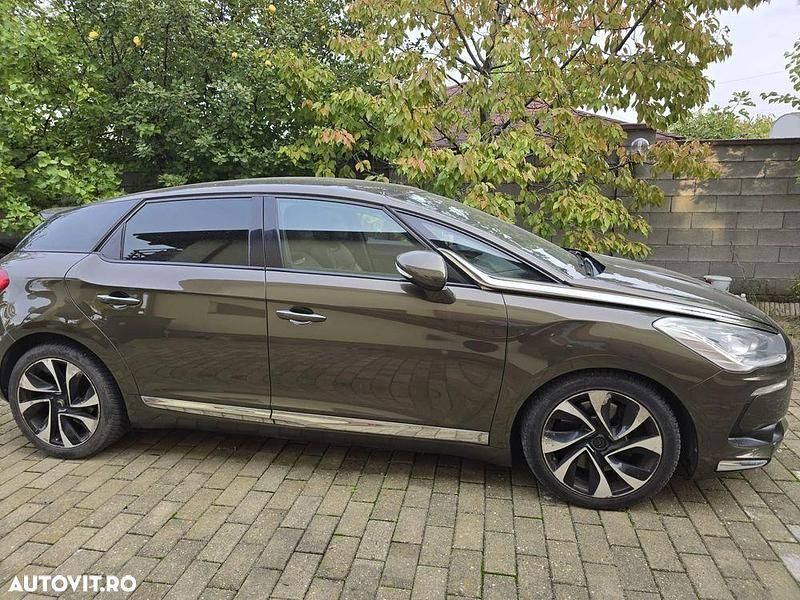 Second-hand Citroën DS5 Sport Chic 160 CP (117 kW) 2012 Culoaremaro Hatchback