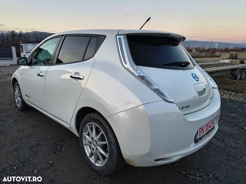 Second-hand Nissan Leaf Acenta 80 kW (109 CP) 2014 Culoarealb Hatchback
