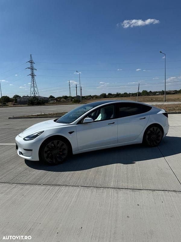 Second-hand Tesla Model 3 366 kW (498 CP) 2023 Culoarealb Berlinǎ