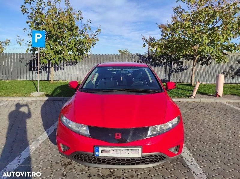 Culoarerosu Utilizat 2006 Honda Civic Hatchback | 5.000 EUR (Preț OK) - Imagine 1/4