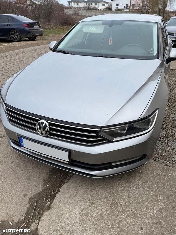 Culoarebej Utilizat 2015 VW Passat Comfortline Berlinǎ | 10.700 EUR (Preț bun) - Imagine 1/4