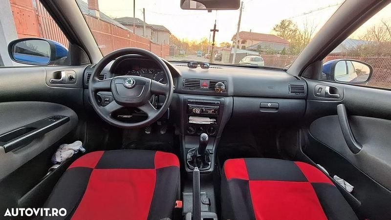 Albastru Utilizat 2009 Skoda Octavia Berlinǎ | 3.150 EUR (Super Preț) - Imagine 1/4
