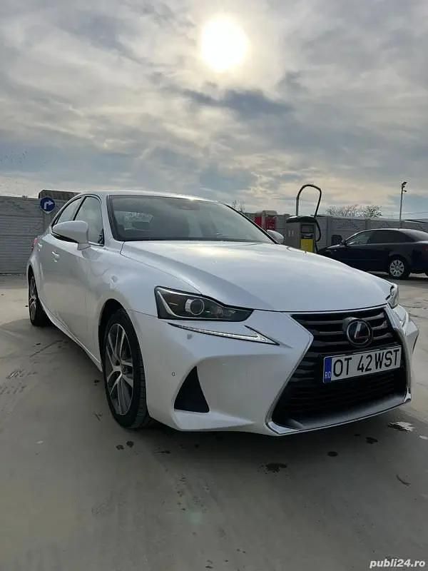 Utilizat 2019 Lexus IS300h Berlinǎ | 17.799 EUR - Imagine 1/4