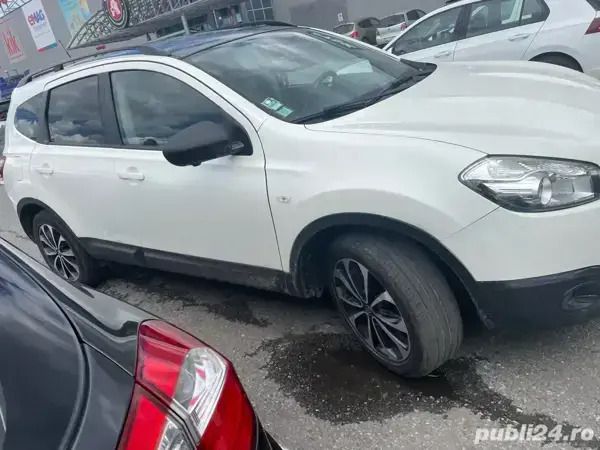 Alb Utilizat 2013 Nissan Qashqai SUV | 5.999 EUR - Imagine 1/4