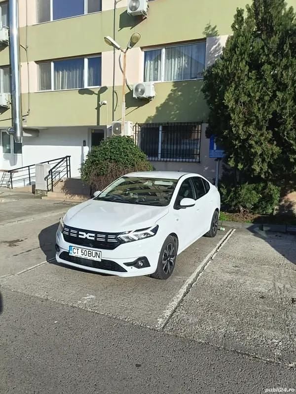 Utilizat 2024 Dacia Logan Prestige Berlinǎ | 10.500 EUR (Preț OK) - Imagine 1/4