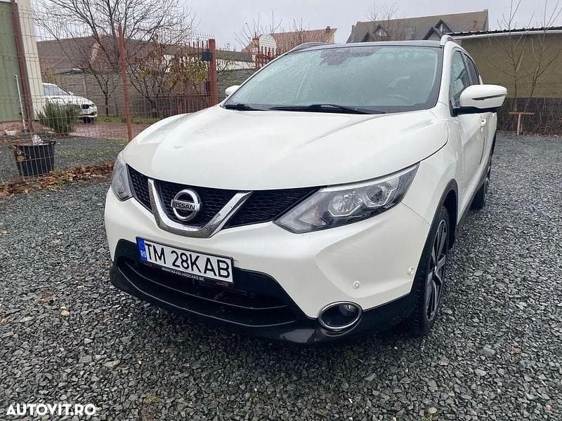 Culoarealb Utilizat 2015 Nissan Qashqai Tekna SUV | 11.400 EUR (Preț bun) - Imagine 1/4