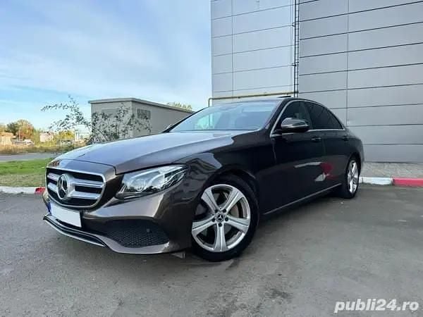 Maro Utilizat 2017 Mercedes E350 Berlinǎ | 21.900 EUR (Preț OK) - Imagine 1/4