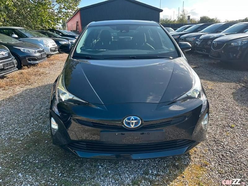 Negru Utilizat 2016 Toyota Prius Hatchback | 13.990 EUR (Preț OK) - Imagine 1/4