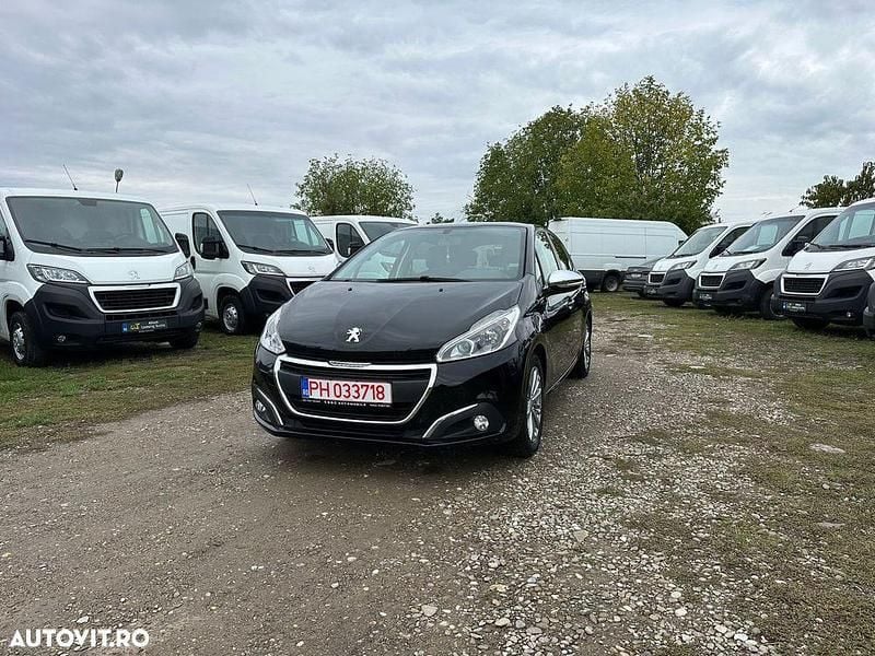 Second-hand Peugeot 208 Style 82 CP (60 kW) 2018 Culoarenegru Hatchback