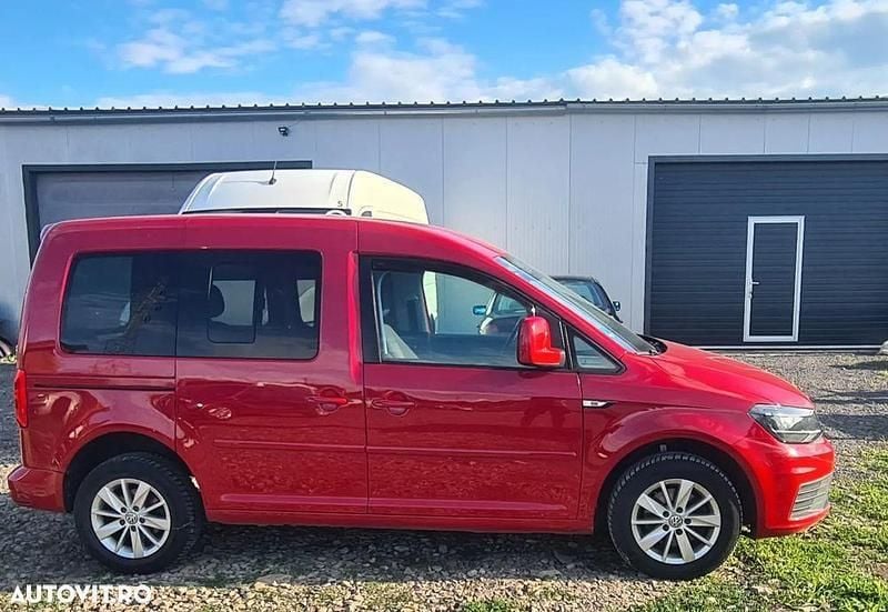 Rosu Utilizat 2018 VW Caddy Trendline Monovolum | 9.400 EUR (Preț OK) - Imagine 1/4