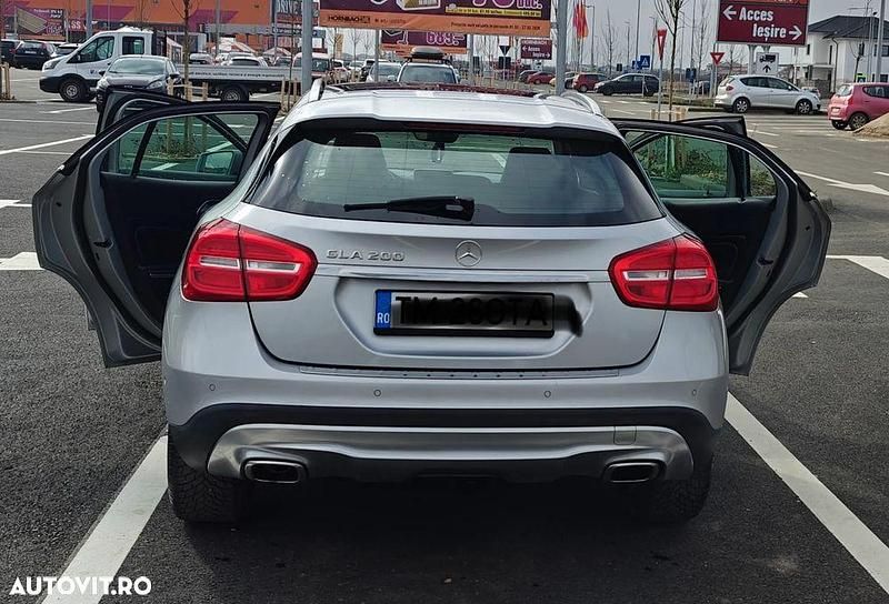 Second-hand Mercedes GLA200 Edition 1 156 CP (114 kW) 2015 Culoareargint SUV