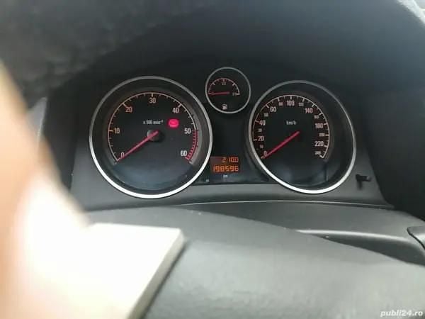 Second-hand Opel Astra 115 CP (84 kW) 2009 Hatchback