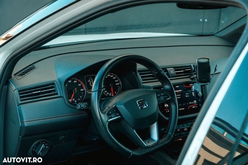 Alb Utilizat 2020 Seat Arona FR SUV | 9.800 EUR (Preț OK) - Imagine 1/4