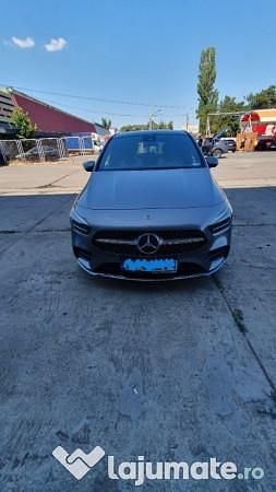 Gri Utilizat 2019 Mercedes B200 Monovolum | 20.500 EUR (Puțin scump) - Imagine 1/4