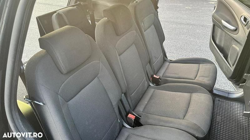 Second-hand Ford S-MAX Titanium 140 CP (102 kW) 2009 Culoarenegru Monovolum