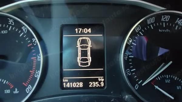 Alb Utilizat 2009 Skoda Octavia Hatchback | 3.800 EUR (Preț bun) - Imagine 1/4