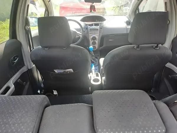 Utilizat 2009 Toyota Yaris Hatchback | 2.990 EUR (Preț bun) - Imagine 1/4