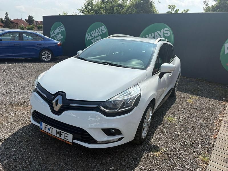 Alb Utilizat 2019 Renault Clio GrandTour Zen Break | 8.750 EUR (Preț OK) - Imagine 1/4