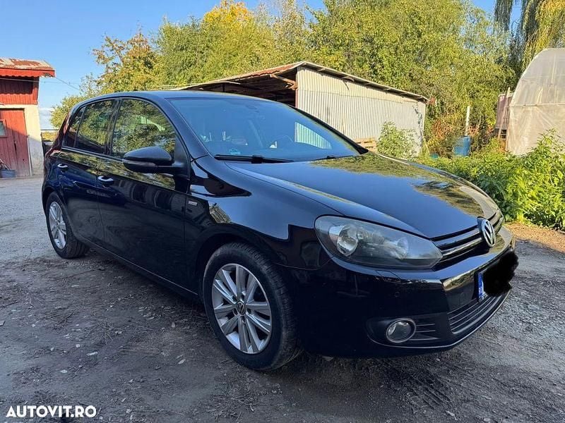 Culoarenegru Utilizat 2012 VW Golf VII | 4.400 EUR (Preț bun) - Imagine 1/4