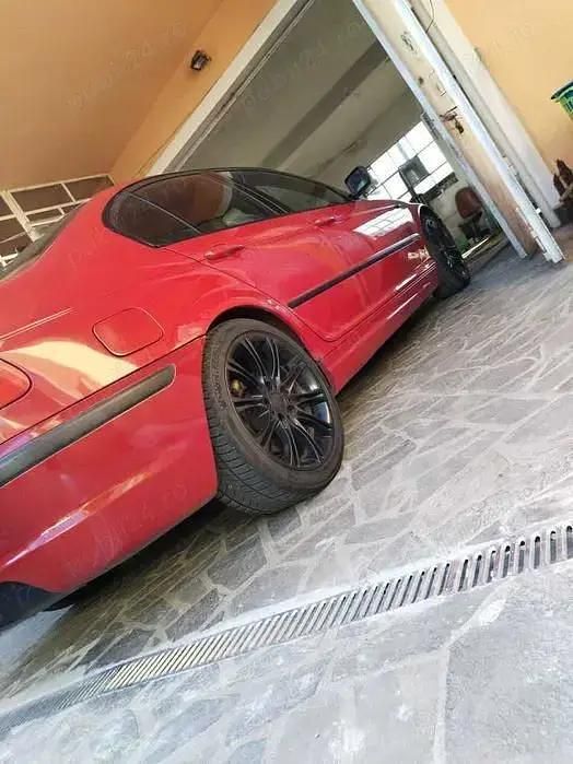 Second-hand BMW 320 150 CP (110 kW) 2004 Berlinǎ